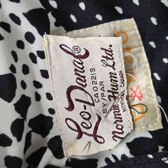 Vintage 70s Polyester Blouse Shirt Daggar Collar Abstract Black and White 1970s - Picture 11 of 15